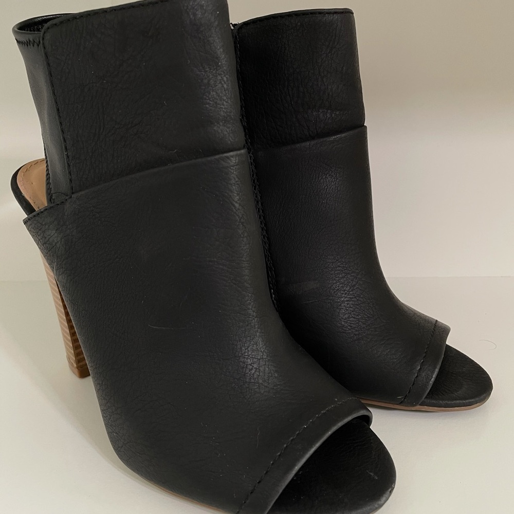 Peep toe heels
